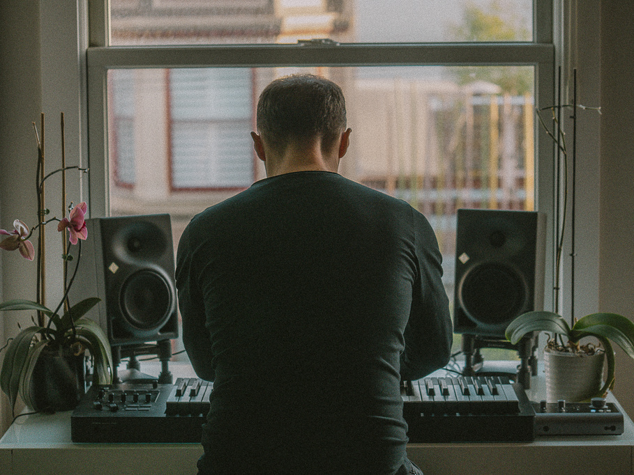 Iguazúl in Home Studio